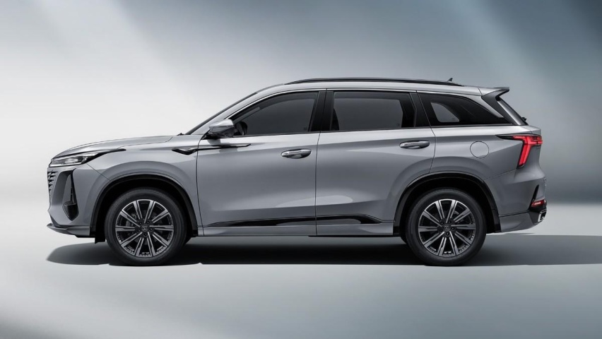 第三代长安CS75PLUS上市了，12.49万起售，全系搭载爱信8AT