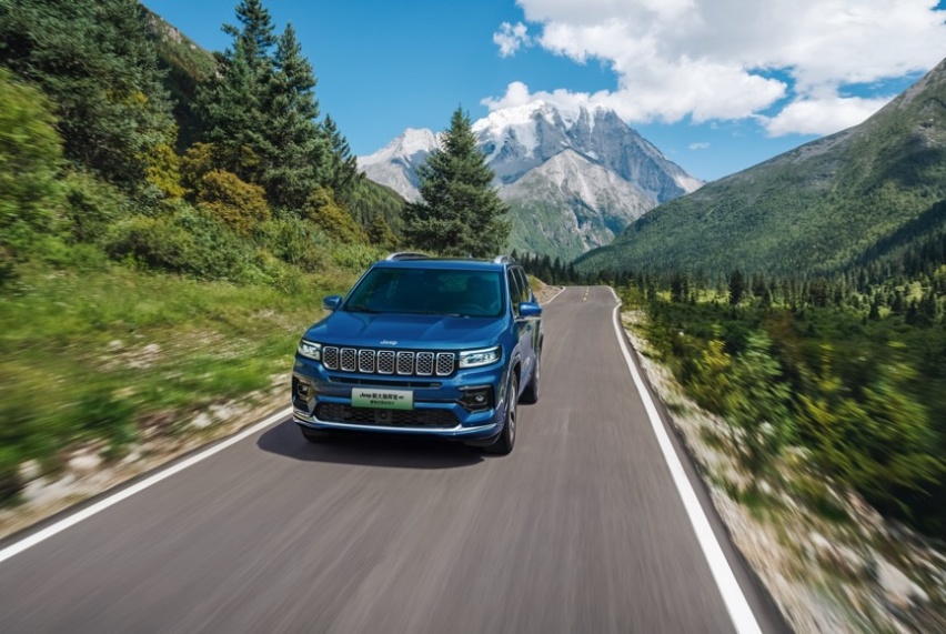 Jeep®新大指挥官焕然登场，23.98万起邀你做人生的指挥官