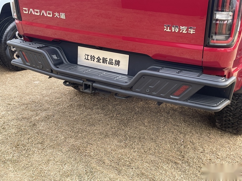 江铃竟然同时做了两台车？大道皮卡配置抢鲜看