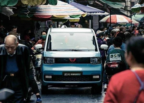 新一轮新能源汽车下乡，振兴疫后车市仍需更多激励手段