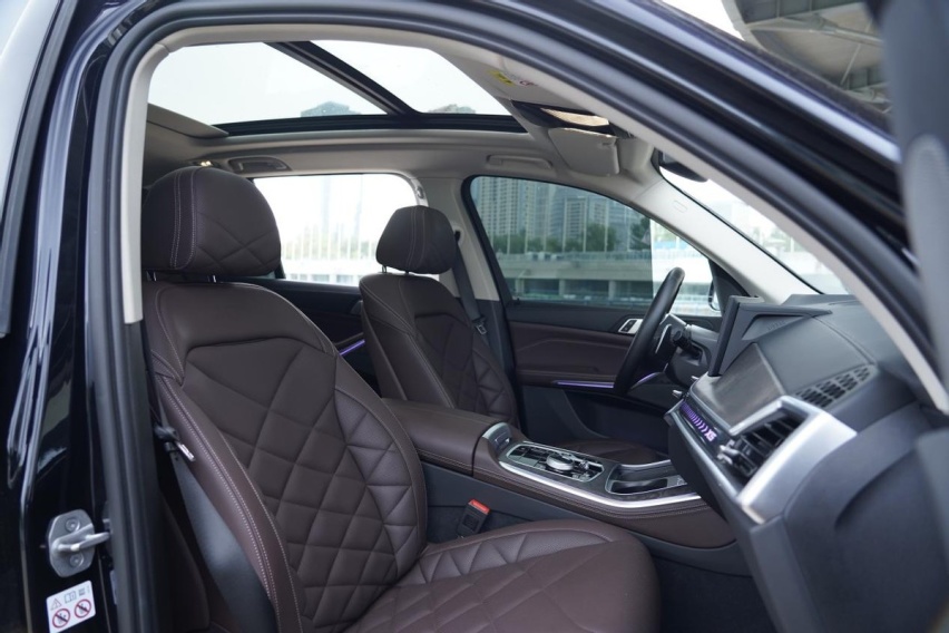 豪华旗舰SUV，奥迪Q6和宝马X5，谁能做到“面面俱到”？