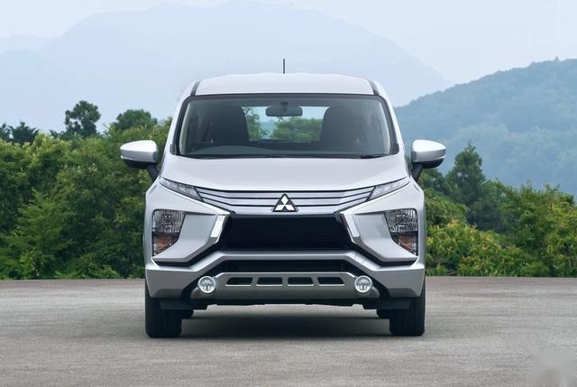三菱版的“五菱宏光”,配7座布局,后排能当床,入华能火吗?