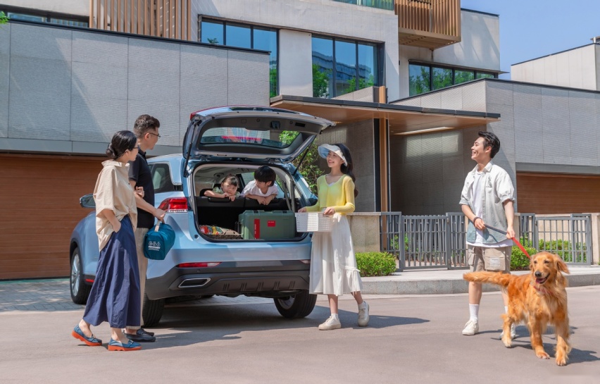 三排、SUV、大厂出品，长安欧尚X7 PLUS七座版售10.69万元起