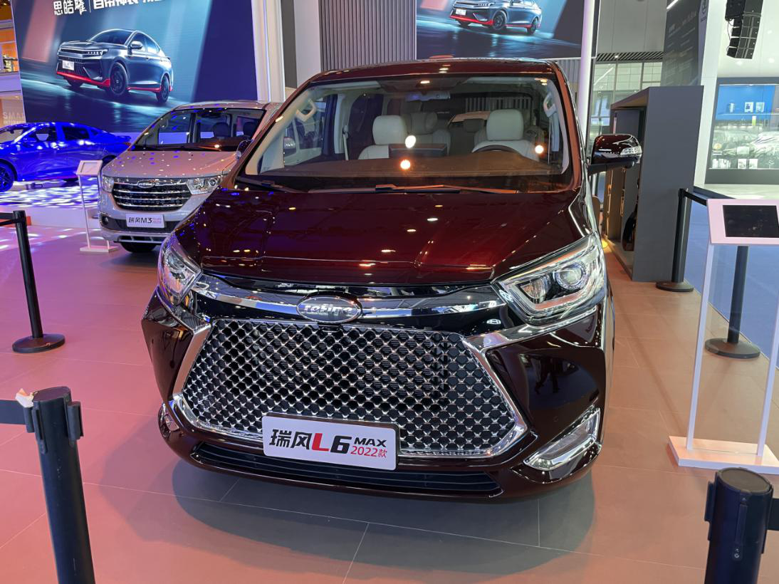 MPV�Ј��ټҠ��Q��2022�����LL6 MAX�װl