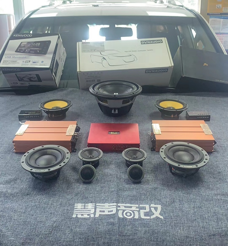 乌市酷路泽汽车音响改装丹拿，黄金声学，全套无痕升级听细腻原声