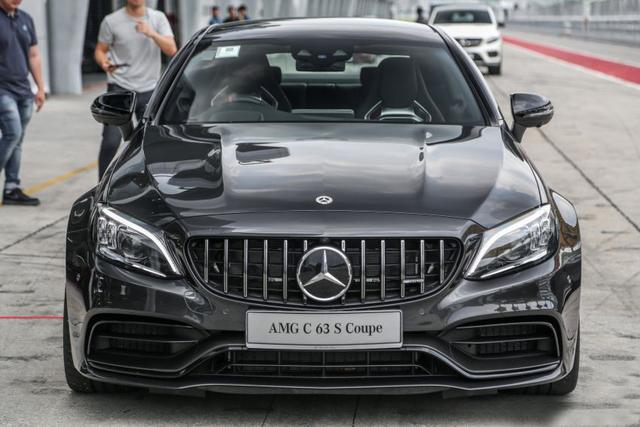梅赛德斯AMG C63S Coupe海外实车