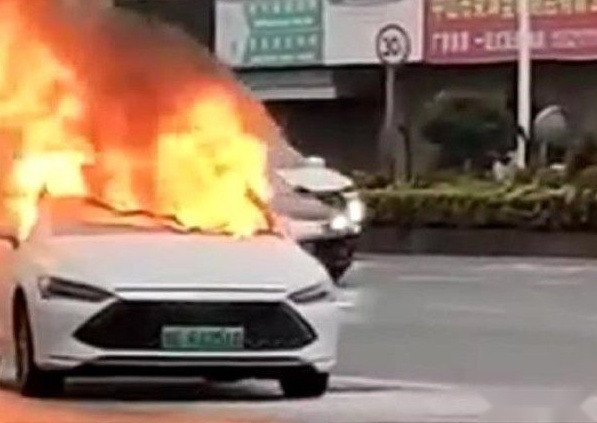 一辆比亚迪秦PLUS DM-i发生起火事故 未造成伤亡