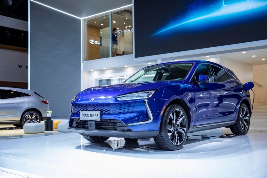 NEDC综合续航里程超1000km，赛力斯华为智选SF5持续火爆
