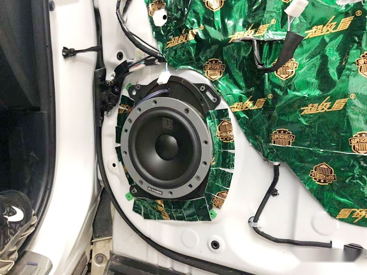 哈尔滨汽车隔音降噪哪家好？汉兰达汽车音响改装丹拿，隔音升级大