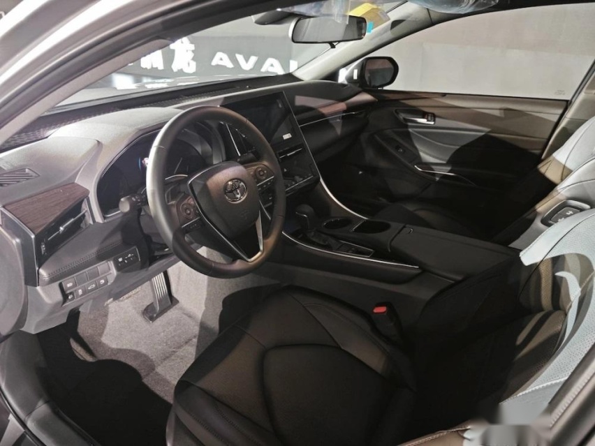 新款丰田亚洲龙臻选版上市 2.0L+CVT/配置升级 售20.98万元