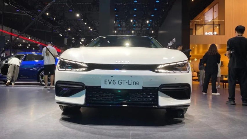 成都车展丨28.28万元起，起亚EV6上市，EV5同步预售