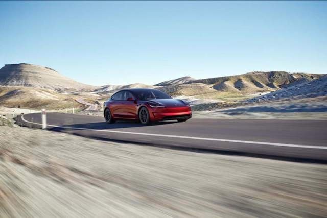 Model 3高性能版33.59万元开启预售，全系高性能版车型已就位
