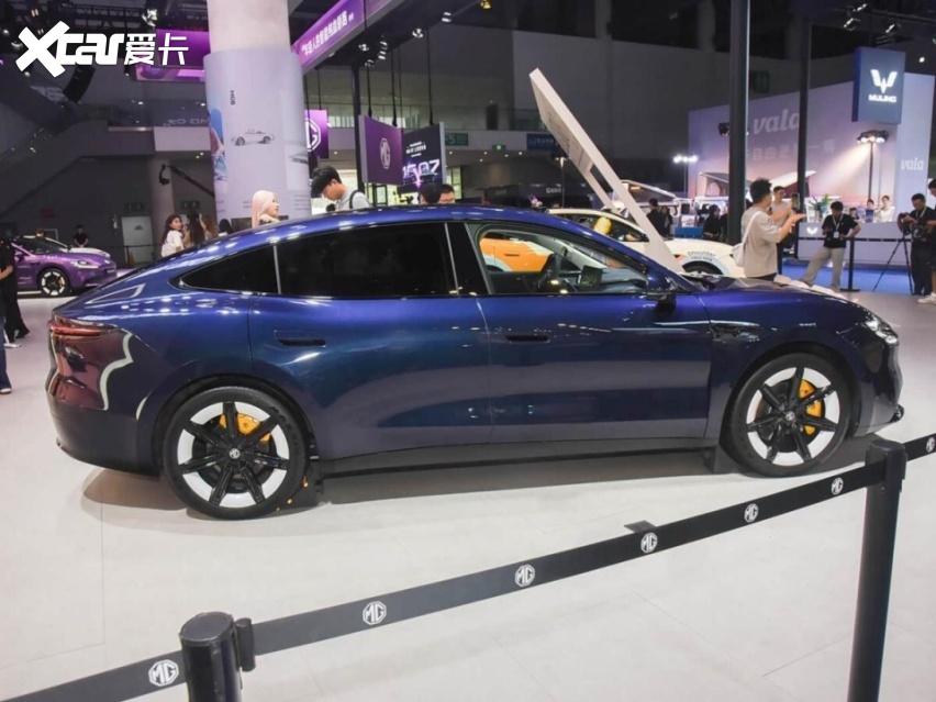 全系标配电磁悬架,入门版还直降2万,上汽名爵MG 07值吗?
