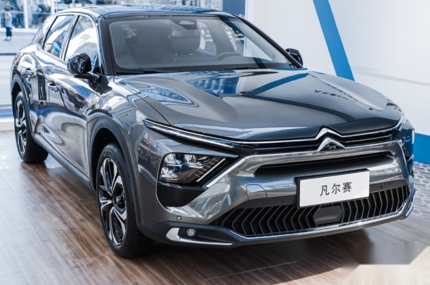 14.37万买中型车，凡尔赛C5 X哪款更值得入手？其实入门版就够了