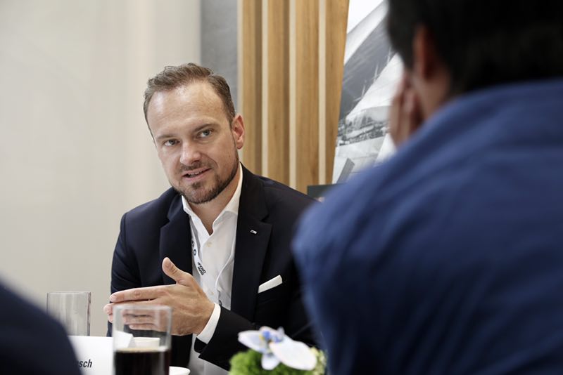 �Ϻ���չ�ɷñ���M�����ܲ� Markus Flasch