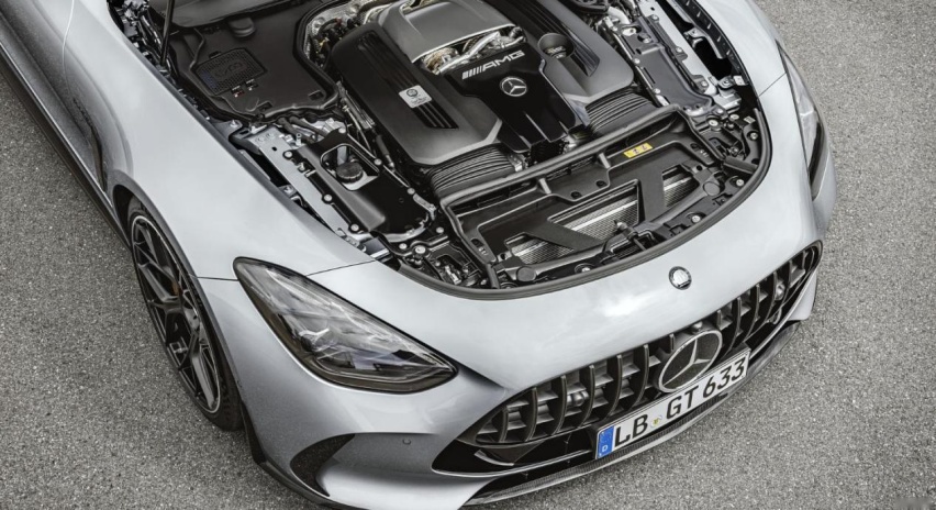 新一代奔驰AMG GT跑车，4.0T V8+9AT，液压防侧倾锻铝悬挂