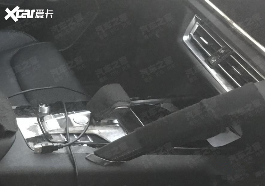 ​新款比亚迪宋Pro DM路试谍照曝光，内饰进行了调整