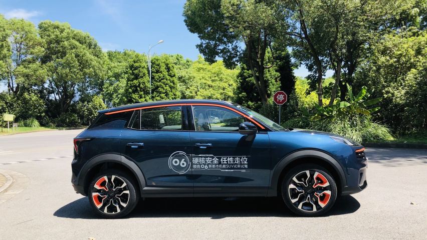 就算不买也一定要看看这辆车！领克06实车会让你爱不释手的