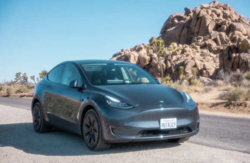特斯拉Model Y大降价，Model 3送保险，是真香还是降价陷阱？