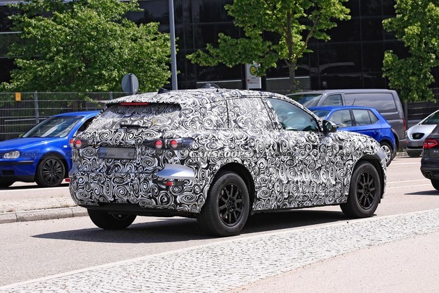 计划于2022年亮相 定位纯电SUV 奥迪Q6 e-tron谍照曝光