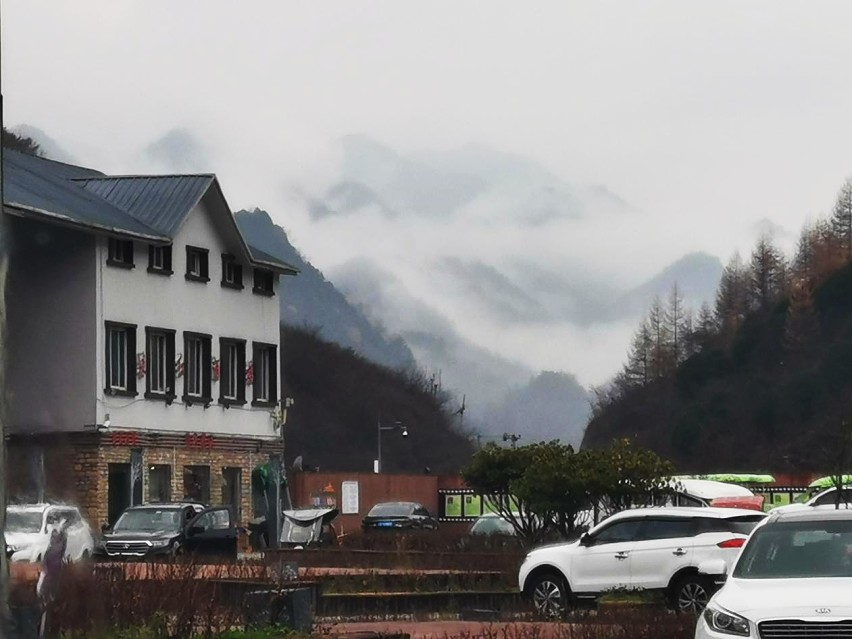 千里自驾北汽瑞翔X3 打卡重庆网红地 寻找别样之美