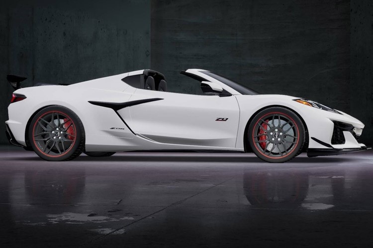 5.5L V8+8DCT 科尔维特C8 Z06 70周年纪念版官图曝光