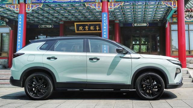 东风风神皓极：1.5T发动机204马力，养车每月1700足够？