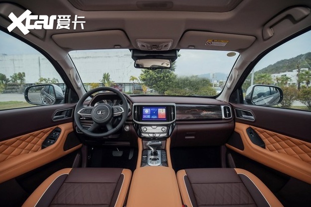 提供2种动力和四驱车型，长城炮全球版上市，起售价12.68万
