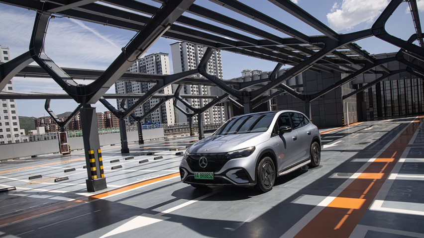 长测全新EQE纯电SUV：奔驰要给SUV们上堂造车课