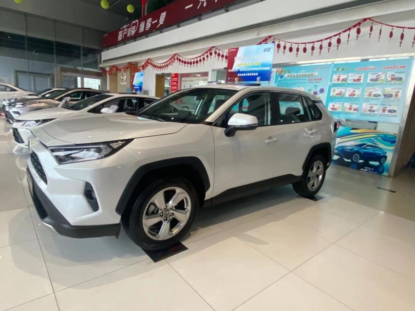 优惠1万，提车要等1个月，买丰田RAV4荣放值得吗？