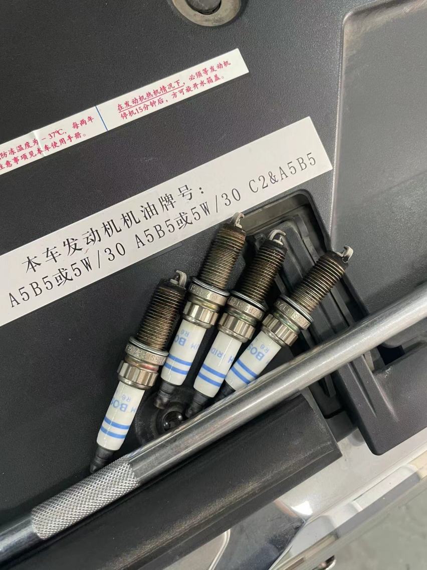 标致508烧机油不大修，免拆无损烧机油修复记