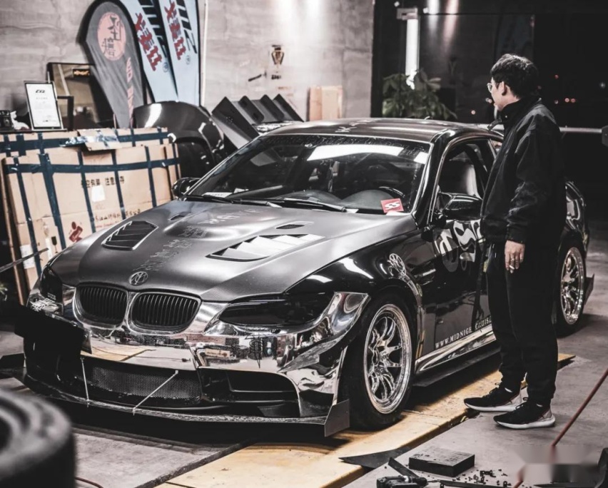 战斗格宝马M3 E92上路，感受下4.0升V8大排自吸的魅力