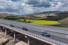 从仰望天山到仰望穿山：G577精伊公路上的中国力量