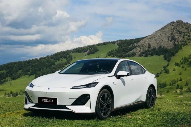 20万级中型纯电轿车，深蓝SL03 EV和汉EV，怎么选？