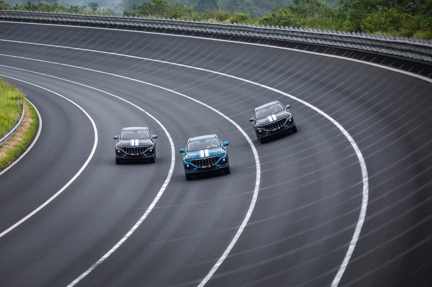 极速215km/h贴地飞行 欧尚X5强悍性能背后是对品质的死