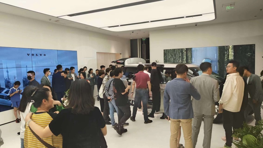 顶级产品+顶级服务,三家直营店同步开业!沃尔沃电气化转型加速