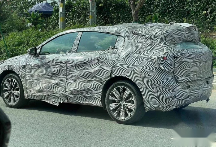 小鹏SUV谍照曝光！缩小版G9，对标Model Y，预计明年上半年发布