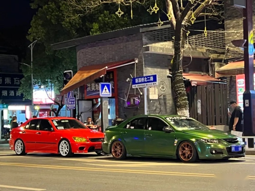 走街范雷克萨斯IS200咬地鲨，果然JDM与底盘灯才是最搭的