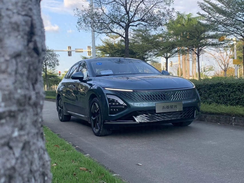 车神探首试五菱星光，驾驶质感出众，油耗有惊喜