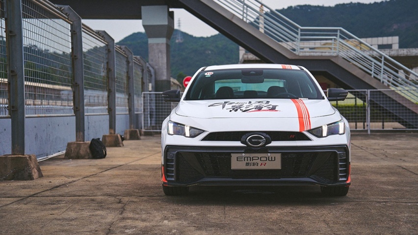 拳打领克脚踢GTI！13.80万买这影豹 BBA都能随便崩？