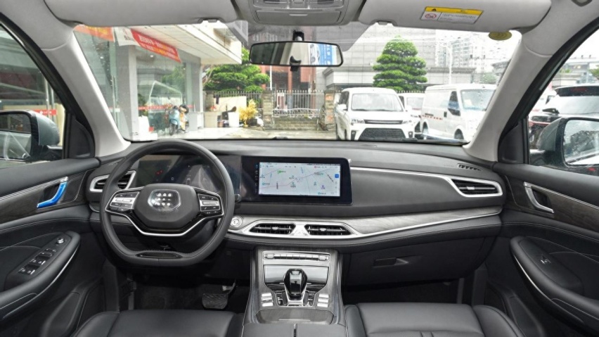 13万级家用插混SUV首选，蓝电E5满油满电可跑1150km，5座/7