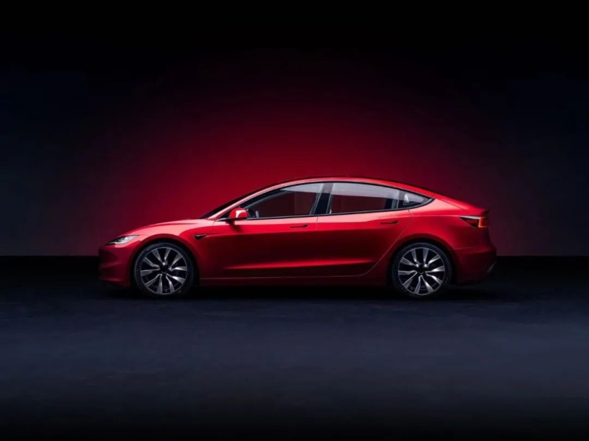 马斯克终究是商人！新款Model 3开启预售，中国品牌可喘口气了