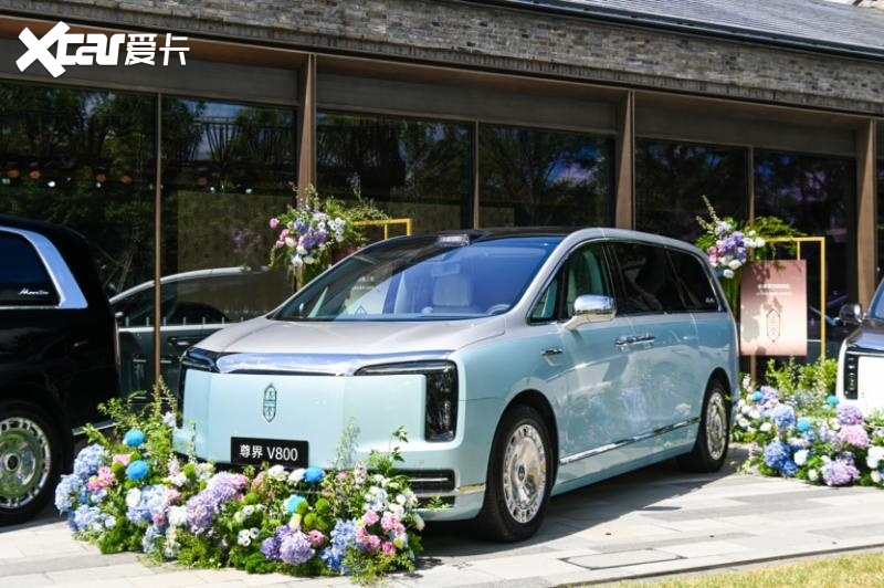 拓展超豪华市场新版图，尊界S800典藏大观、尊界V800开启首批交付