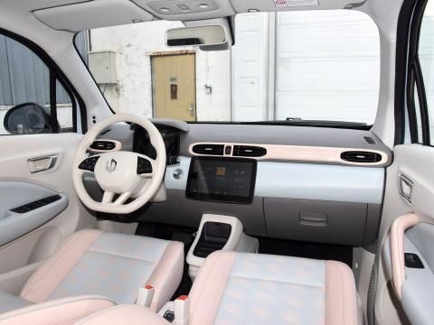 智能化小汽车，零跑T03引领世界