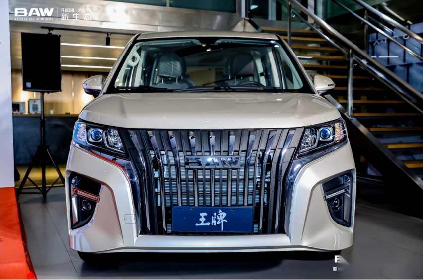 2.0L+8AT，售价不到10万，皮卡/MPV界“新卷王”来了