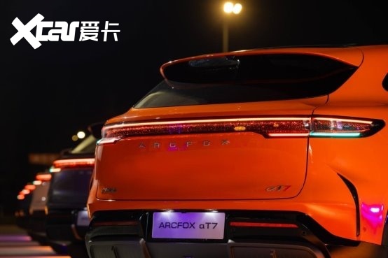 15万热门SUV终极二选一｜极狐阿尔法T7还是启源Q06？