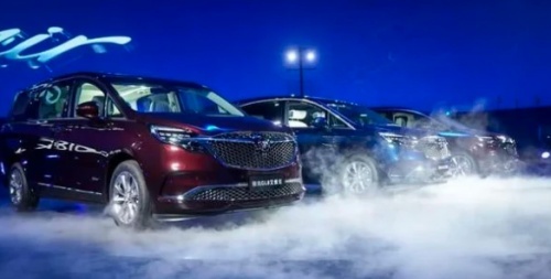GL8 Avenir 4/6/7座商务车，重新定义豪华MPV