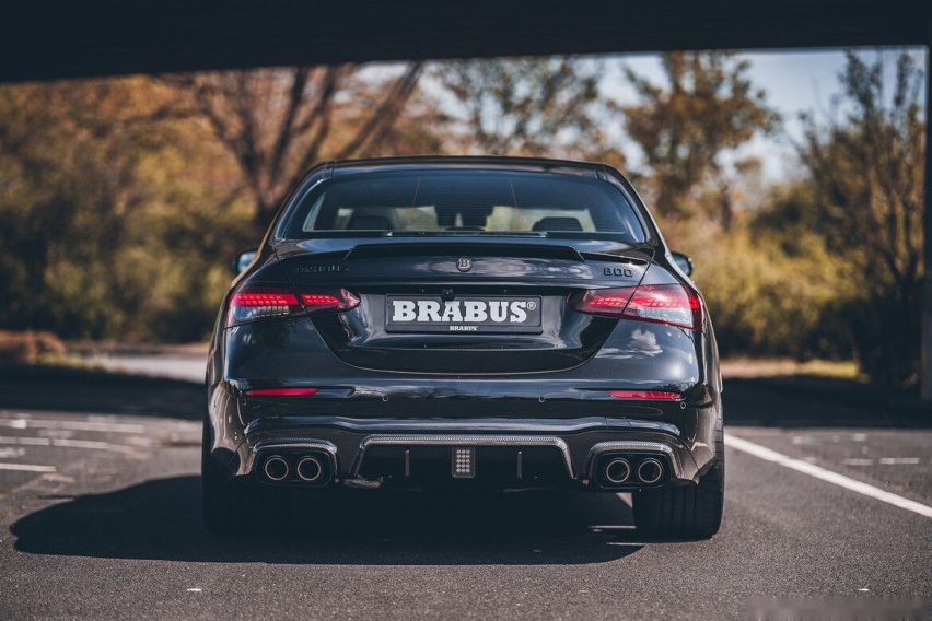 the-new-brabus-800-is-a-wolf-in-sheep-s-skin-has-more-torque-than-a-laferrari-160723_1.jpg