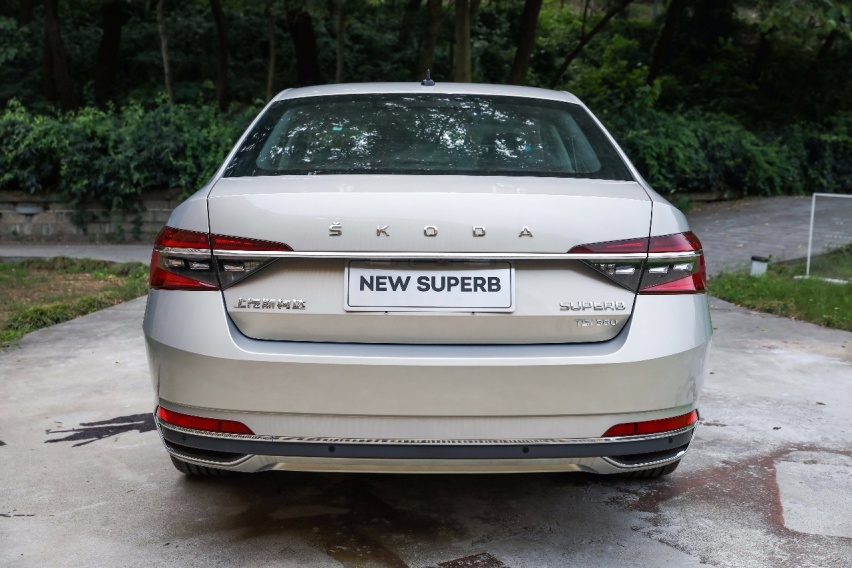 配置水平更上一层楼！试驾斯柯达新速派380TSI