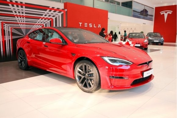 2.1秒破百！特斯拉Model S Plaid空降昆明